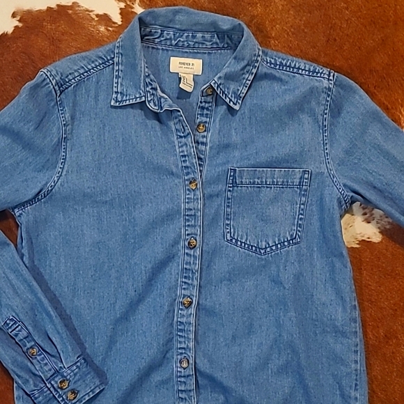 Forever 21 Denim Button-Down Long-Sleeve Top Size Small - Picture 2 of 9